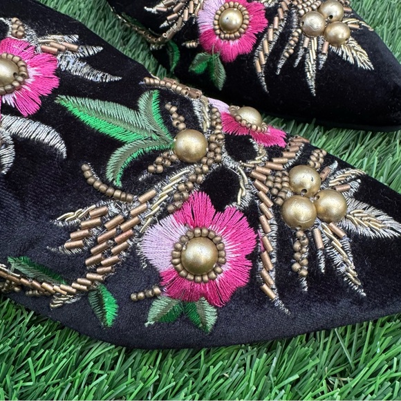 Mango Black Mules with Floral Embroidery - Picture 3 of 8